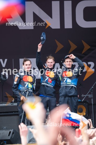  Domen Prevc, smučarski skakalec;  Lovro Kos, smučarski skakalec;  Peter  Prevc, smučarski skakalecPlanica 2024, sobota