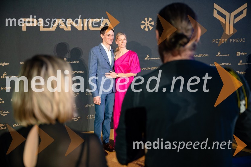  Peter  Prevc, smučarski skakalec;  Mina PrevcZlata preproga ob zaključku kariere Petra Prevca