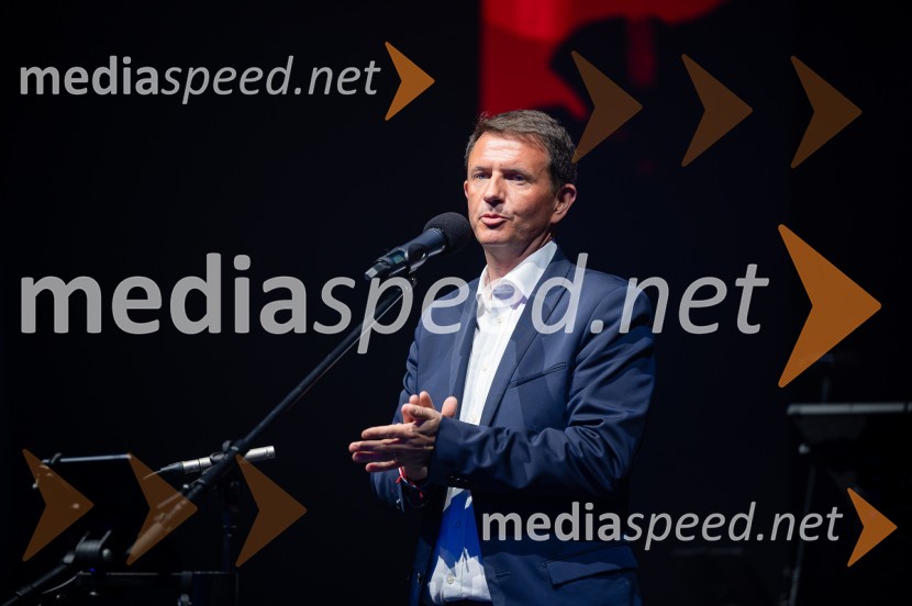  Tomi Trbovc, PR, Smučarska zveza SlovenijeZlata preproga ob zaključku kariere Petra Prevca