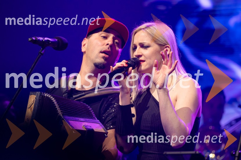  Blaž Jenkole, skupina Fehtarji;  Kaja Humski, pevkaZlata preproga ob zaključku kariere Petra Prevca