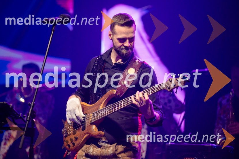  Samo Kališnik, skupina FehtarjiZlata preproga ob zaključku kariere Petra Prevca