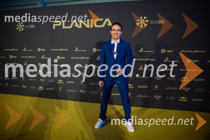  Jernej Damjan, nekdanji smučarski skakalecZlata preproga ob zaključku kariere Petra Prevca