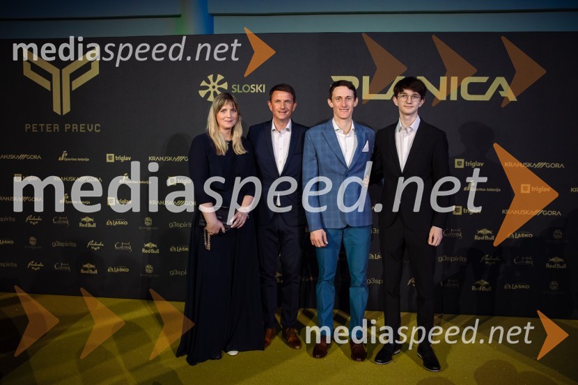  Urša Trbovc;  Tomi Trbovc, PR, Smučarska zveza Slovenije;  Peter  Prevc, smučarski skakalec;  Svit TrbovcZlata preproga ob zaključku kariere Petra Prevca