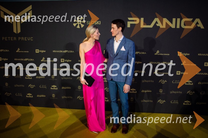  Mina Prevc;  Peter  Prevc, smučarski skakalecZlata preproga ob zaključku kariere Petra Prevca