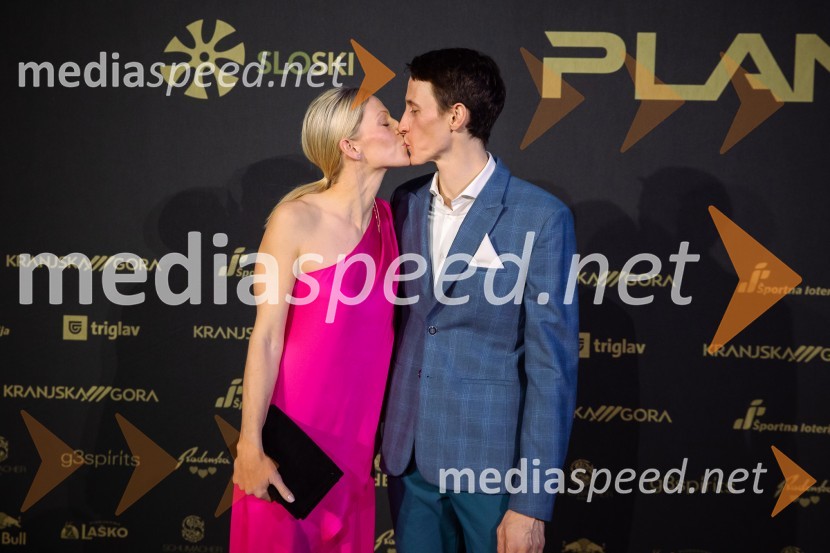  Mina Prevc;  Peter  Prevc, smučarski skakalecZlata preproga ob zaključku kariere Petra Prevca