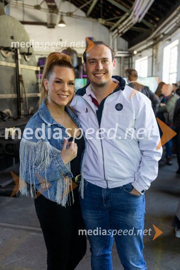  Nika Zorjan, pevka;  Dejan Vunjak, glasbenik59. festival Pivo in cvetje Laško, novinarska konferenca