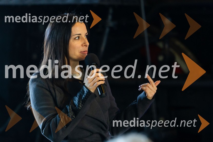  Jana Morelj, radijska in TV voditeljica59. festival Pivo in cvetje Laško, novinarska konferenca