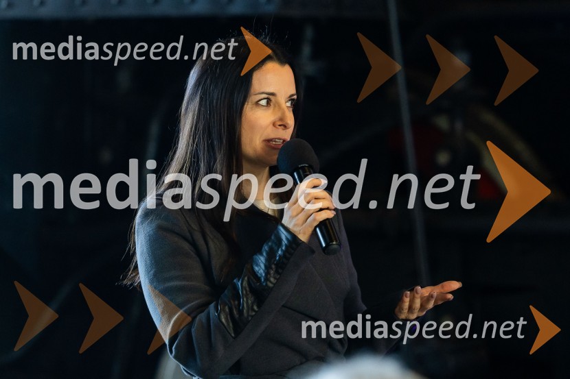  Jana Morelj, radijska in TV voditeljica59. festival Pivo in cvetje Laško, novinarska konferenca