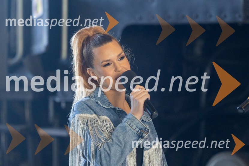  Nika Zorjan, pevka59. festival Pivo in cvetje Laško, novinarska konferenca