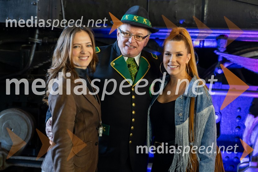  Nina Pušlar, pevka;  ... ;  Nika Zorjan, pevka59. festival Pivo in cvetje Laško, novinarska konferenca