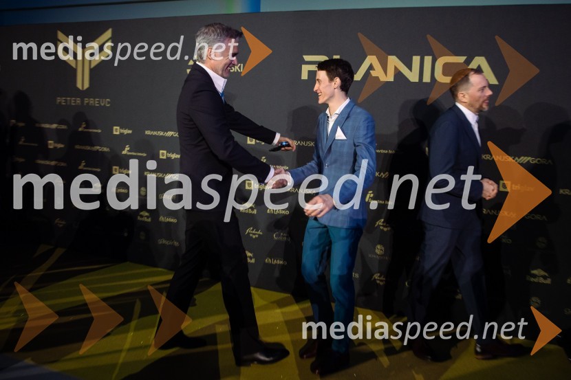  Jan Plestenjak, pevec;  Peter  Prevc, smučarski skakalecZlata preproga ob zaključku kariere Petra Prevca