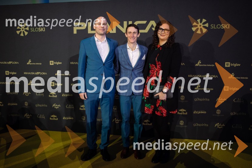  ... ;  Peter  Prevc, smučarski skakalec;  ... Zlata preproga ob zaključku kariere Petra Prevca