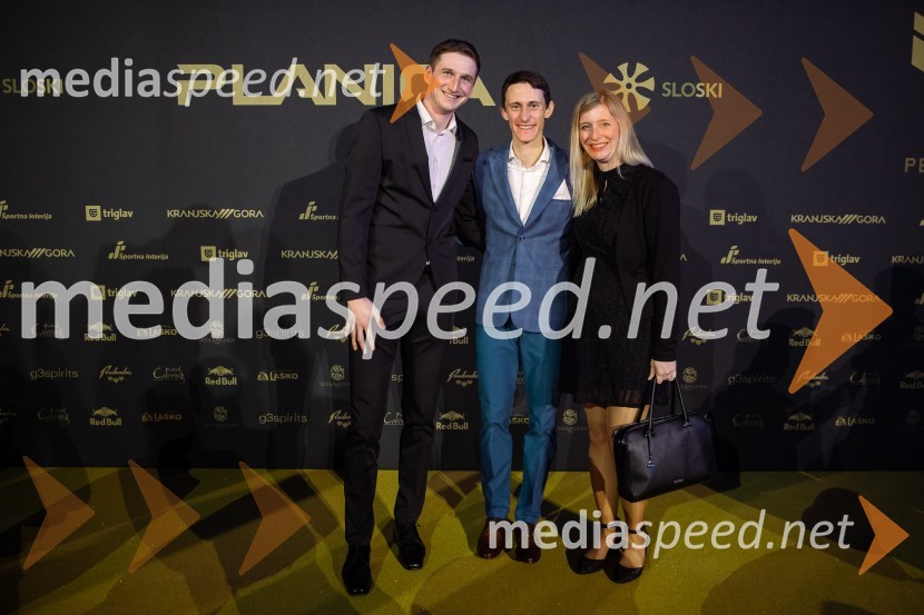  Mitja Mežnar, nekdanji smučarski skakalec;  Peter  Prevc, smučarski skakalec;  ... Zlata preproga ob zaključku kariere Petra Prevca