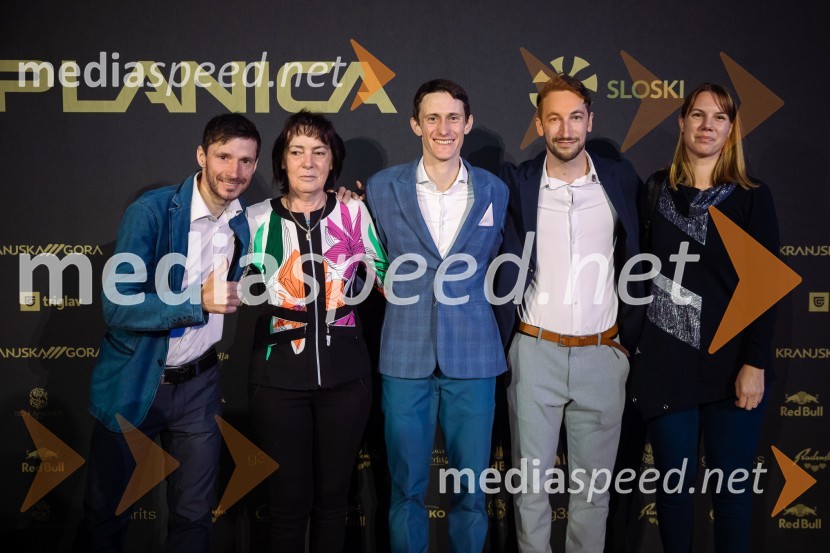  Robert Kranjec, nekdanji smučarski skakalec;  ... ;  Peter  Prevc, smučarski skakalec;  Primož Kožar, SZS;  ... Zlata preproga ob zaključku kariere Petra Prevca