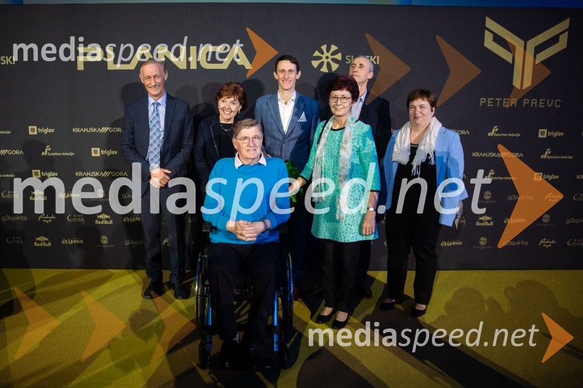  ... ;  ... ;  ... ;  Peter  Prevc, smučarski skakalec;  ... ;  ... ;  ... Zlata preproga ob zaključku kariere Petra Prevca