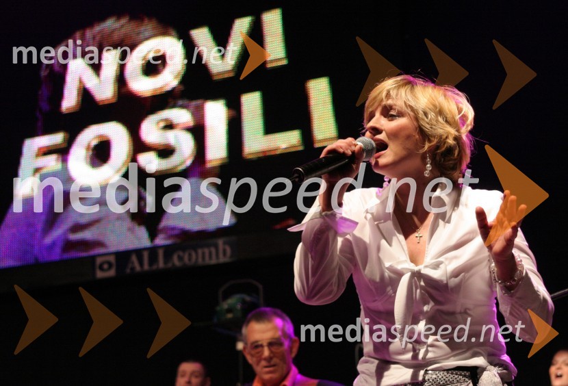 Sanja Doležal, pevka skupine Novi FosiliNovi Fosili, koncert v Dvorani Tabor