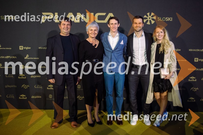  ... ;  ... ;  Peter  Prevc, smučarski skakalec;  Robert Hrgota, trener slovenske skakalne reprezentance;  ... Zlata preproga ob zaključku kariere Petra Prevca