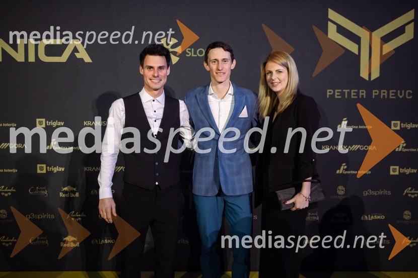  Rok Justin, smučarski skakalec;  Peter  Prevc, smučarski skakalec;  Katja GrebencZlata preproga ob zaključku kariere Petra Prevca