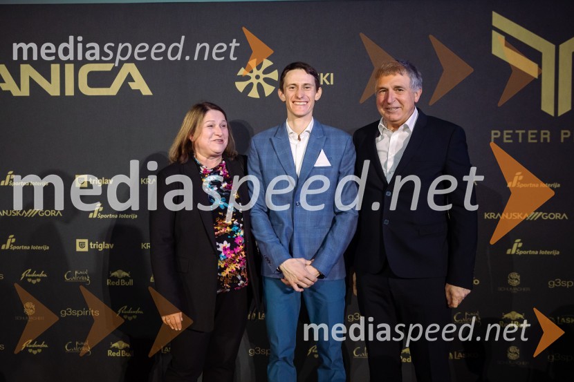  ... ;  Peter  Prevc, smučarski skakalec;  Jelko Gros, direktor, Zavod za šport Republike Slovenije PlanicaZlata preproga ob zaključku kariere Petra Prevca