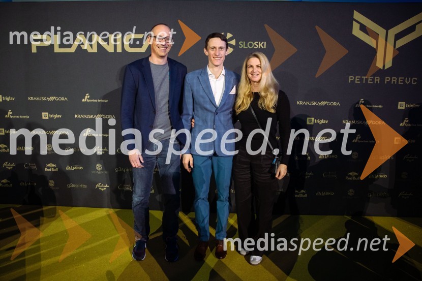  ... ;  Peter  Prevc, smučarski skakalec;  Špela Pretnar, nekdanja smučarka in predstavnica za odnose z javnostmi, Smučarska zveza Slovenije Zlata preproga ob zaključku kariere Petra Prevca