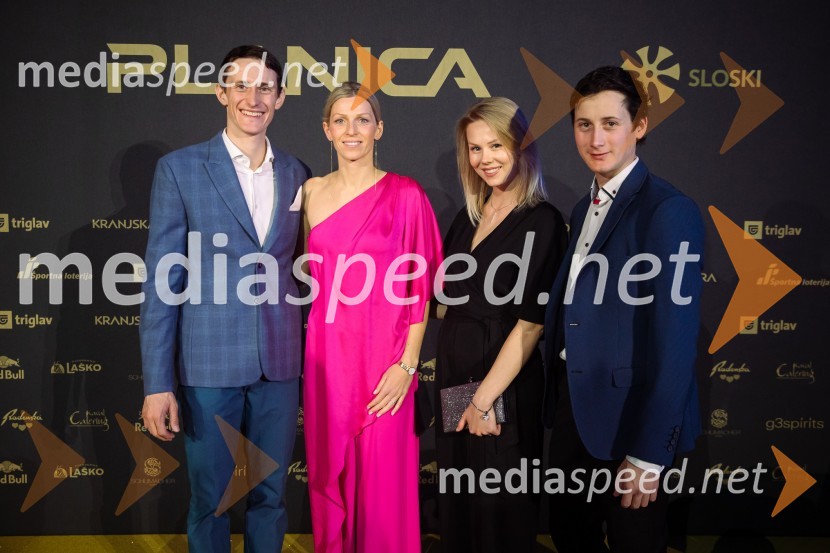  Peter  Prevc, smučarski skakalec;  Mina Prevc;  Julija Patricija Novak;  Cene Prevc, nekdanji smučarski skakalecZlata preproga ob zaključku kariere Petra Prevca