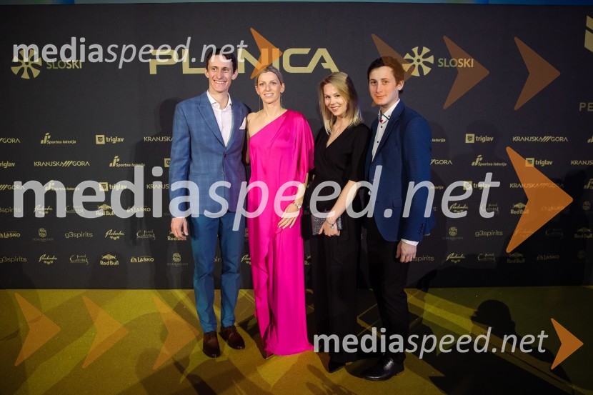  Peter  Prevc, smučarski skakalec;  Mina Prevc;  Julija Patricija Novak;  Cene Prevc, nekdanji smučarski skakalecZlata preproga ob zaključku kariere Petra Prevca