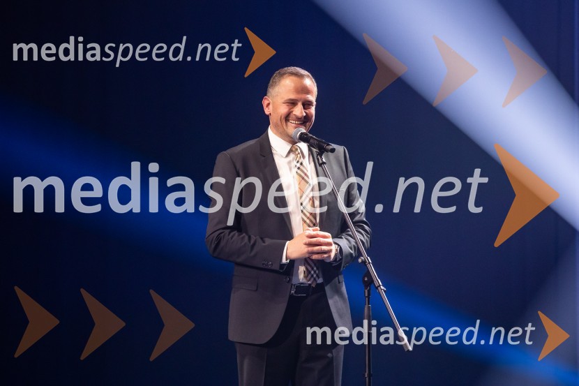  Tomaž Šušteršič, generalni sekretar organizacijskega komiteja PlanicaZlata preproga ob zaključku kariere Petra Prevca