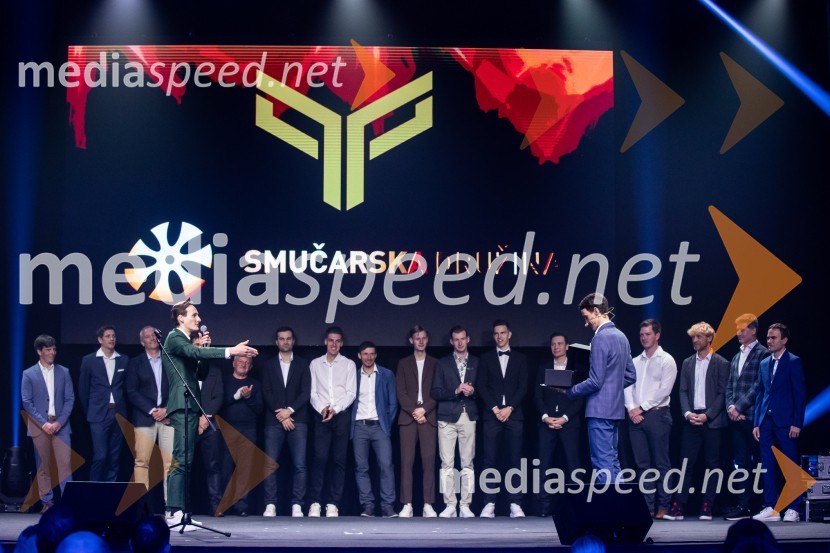  Domen Prevc, smučarski skakalec;  Peter  Prevc, smučarski skakalecZlata preproga ob zaključku kariere Petra Prevca