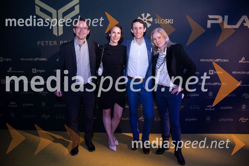  ... ;  Sara Benkovič, novinarka;  Peter  Prevc, smučarski skakalec;  Polona Bertoncelj, novinarka RTV SlovenijaZlata preproga ob zaključku kariere Petra Prevca