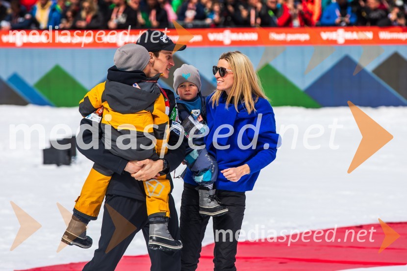  Ludvik Prevc;  Peter  Prevc, smučarski skakalec;  Oskar Prevc;  Mina PrevcPlanica 2024, nedelja