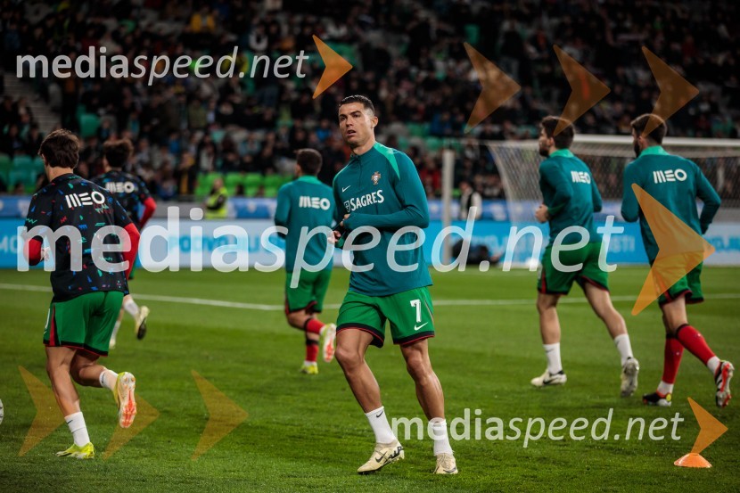  Cristiano Ronaldo, nogometašSlovenija premagala Portugalsko z 2:0
