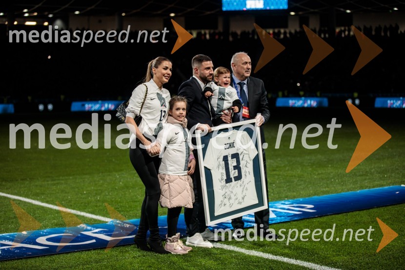  ... ;  ... ;  Bojan Jokić, nogometaš, FC Ufa;  ... ;  Radenko Mijatović, predsednik Nogometne zveze SlovenijeSlovenija premagala Portugalsko z 2:0