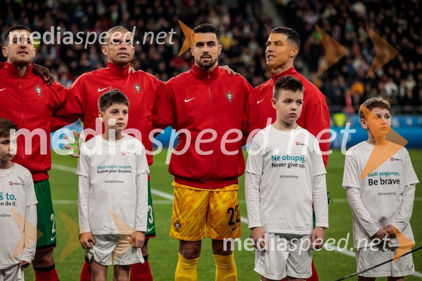  Diogo Dalot, nogometaš;  Kepler Laveran de Lima Ferreira ComM - Pepe, nogometaš;  Diogo Costa, nogometaš;  Cristiano Ronaldo, nogometašSlovenija premagala Portugalsko z 2:0