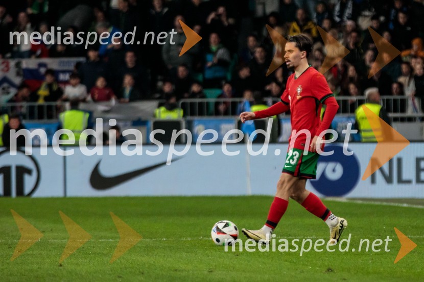  Vítor Machado Ferreira - Vitinha, nogometašSlovenija premagala Portugalsko z 2:0