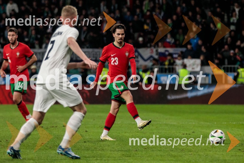  Vítor Machado Ferreira - Vitinha, nogometašSlovenija premagala Portugalsko z 2:0