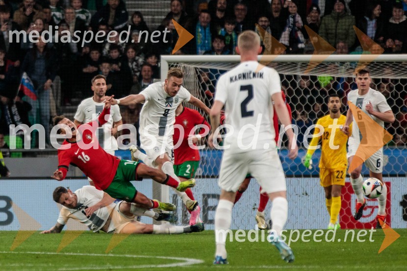  Otávio Edmilson da Silva Monteiro, nogometaš;  Sandi Lovrić, nogometašSlovenija premagala Portugalsko z 2:0