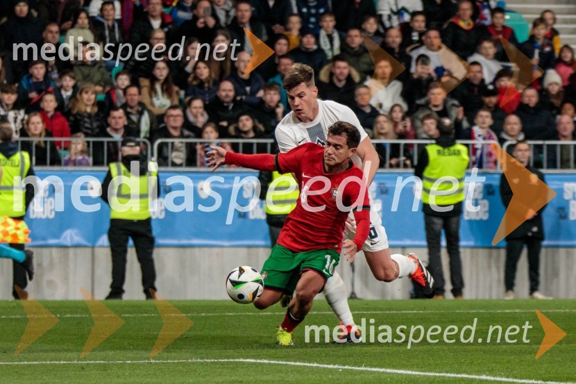  Otávio Edmilson da Silva Monteiro, nogometaš;  Jaka Bijol, nogometašSlovenija premagala Portugalsko z 2:0