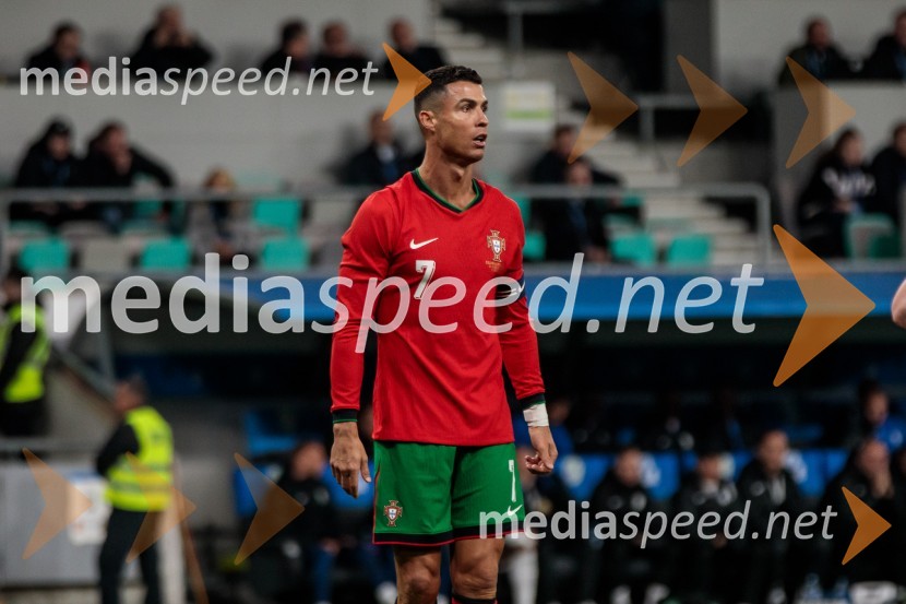  Cristiano Ronaldo, nogometašSlovenija premagala Portugalsko z 2:0