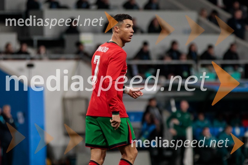  Cristiano Ronaldo, nogometašSlovenija premagala Portugalsko z 2:0