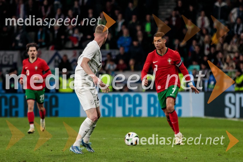  Žan  Karničnik, nogometaš;  Cristiano Ronaldo, nogometašSlovenija premagala Portugalsko z 2:0
