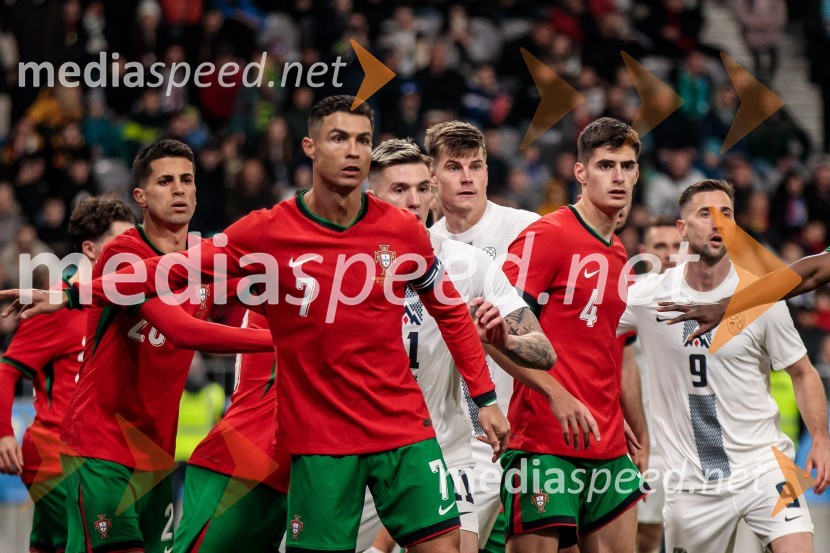  Cristiano Ronaldo, nogometaš;  Benjamin Šeško, nogometaš;  Jaka Bijol, nogometaš;  António Silva, nogometašSlovenija premagala Portugalsko z 2:0