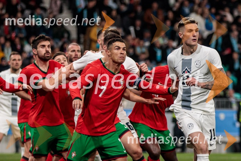  Cristiano Ronaldo, nogometaš;  Benjamin Šeško, nogometašSlovenija premagala Portugalsko z 2:0