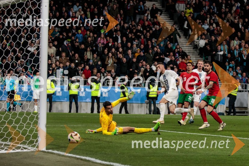  Diogo Costa, nogometaš;  Adam Gnezda Čerin, nogometašSlovenija premagala Portugalsko z 2:0