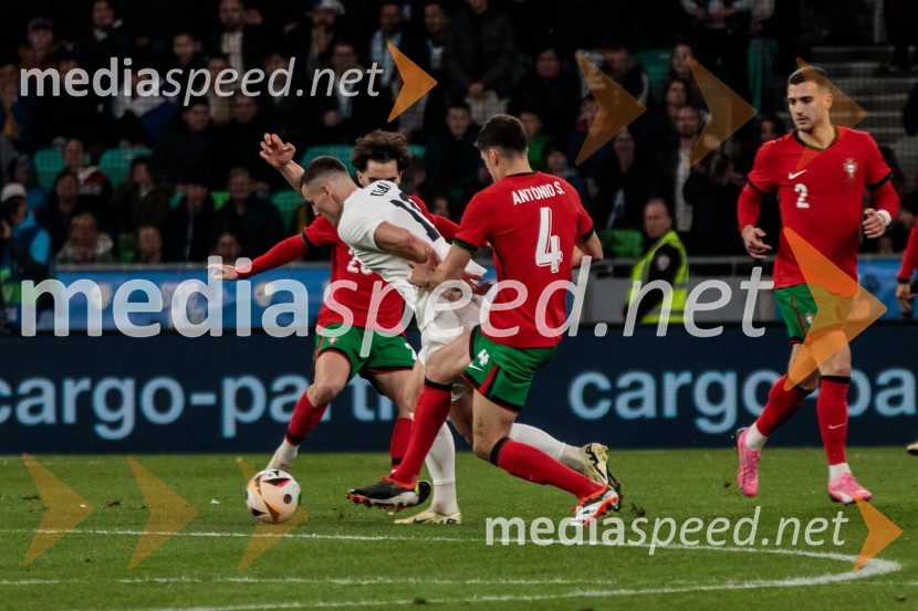  Vítor Machado Ferreira - Vitinha, nogometaš;  Žan Celar, nogometaš;  António Silva, nogometašSlovenija premagala Portugalsko z 2:0