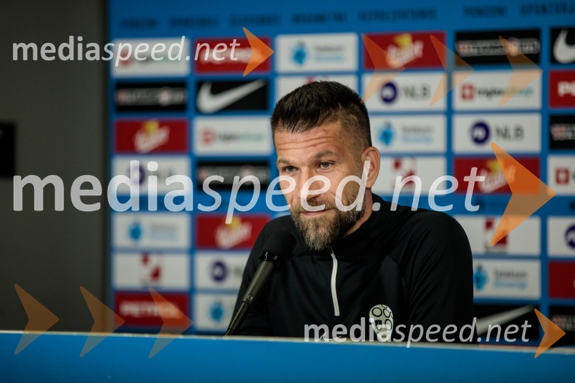  Boštjan Cesar, pomočnik selektorja slovenske nogometne reprezentanceSlovenija premagala Portugalsko z 2:0