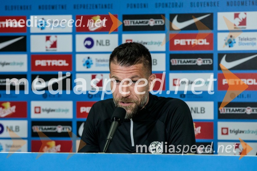  Boštjan Cesar, pomočnik selektorja slovenske nogometne reprezentanceSlovenija premagala Portugalsko z 2:0