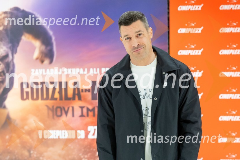  Klemen Bučan, radijski voditelj, stand-up komik, DJAction Night s filmom Godzila in Kong: Novi imperij v Cineplexx Ljubljana