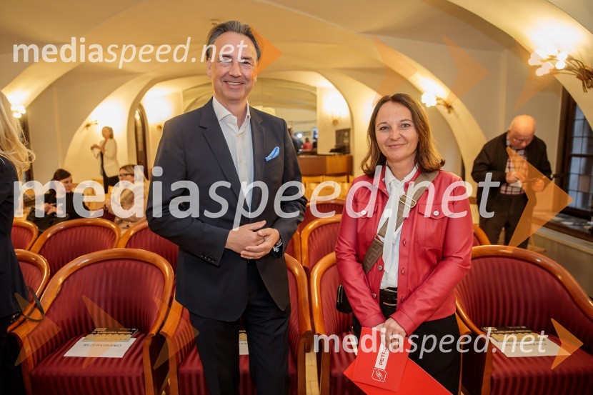  Tomislav Čizmić, predsednik poslovodstva družbe, Telemach Slovenija d.o.o.;  Mojca Avšič, direktorica marketinga in uporabniške izkušnje, PetrolNovinarska konferenca 72. Ljubljana Festivala