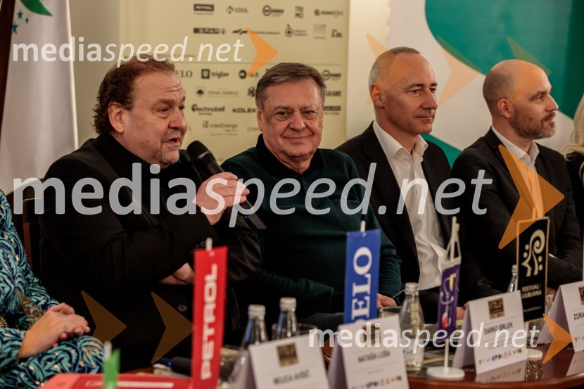  Darko  Brlek, direktor in umetniški vodja, Festival Ljubljana;  Zoran Janković, župan, Mestna občina Ljubljana;  Jošt Dolničar, predsednik uprave, Zavarovalnica Sava;  Andrej Krajner, direktor komunikacij, NLBNovinarska konferenca 72. Ljubljana Festivala