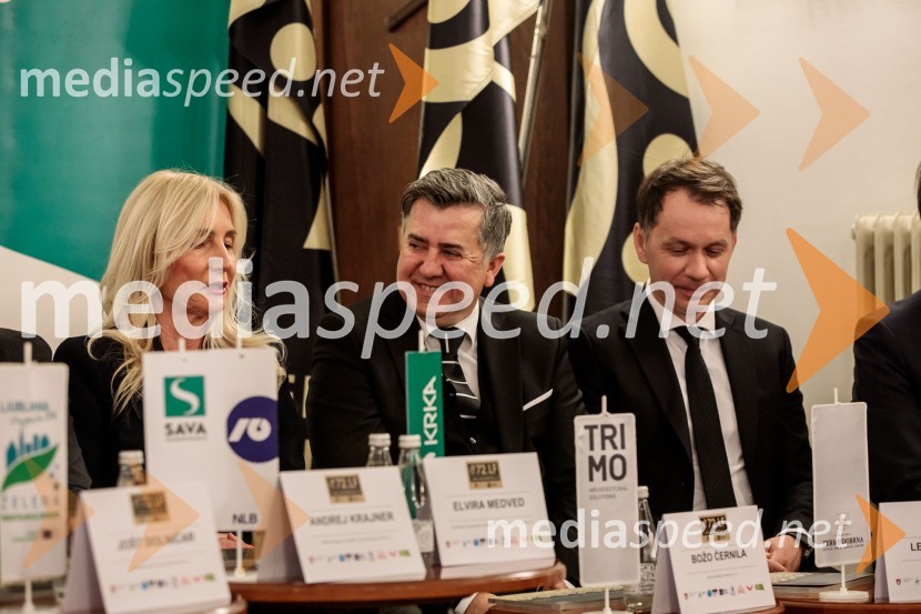  Elvira Medved,  vodja Službe za odnose z javnostmi Krka d.d.;  Božo  Černila, direktor, Trimo;  Leon Tomašić, direktor, Terme DobernaNovinarska konferenca 72. Ljubljana Festivala